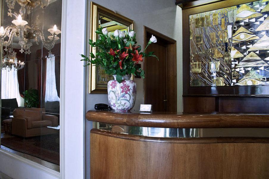 C-Hotels De Rose Palace Флоренция Екстериор снимка