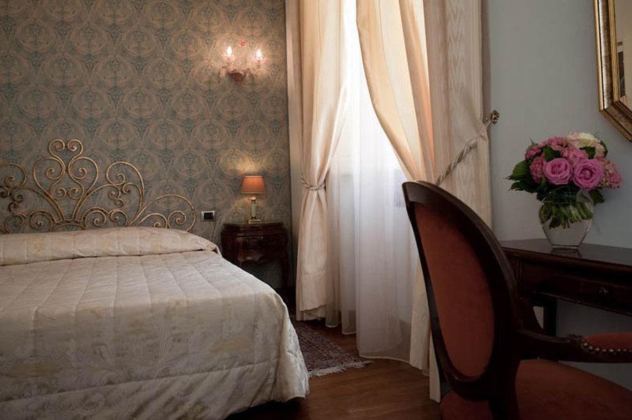 C-Hotels De Rose Palace Флоренция Екстериор снимка
