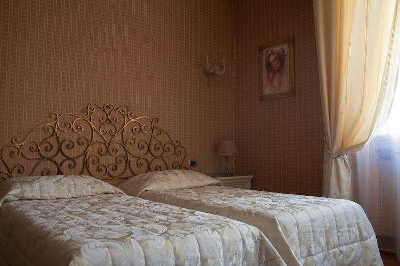 C-Hotels De Rose Palace Флоренция Екстериор снимка