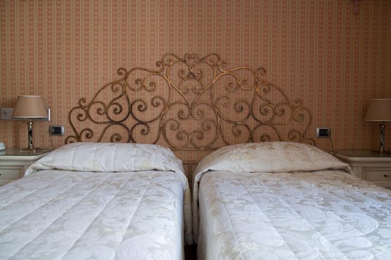 C-Hotels De Rose Palace Флоренция Екстериор снимка