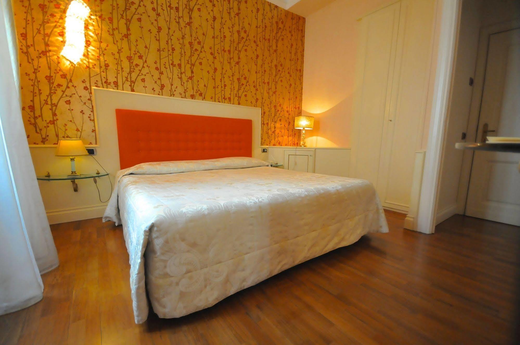 C-Hotels De Rose Palace Флоренция Екстериор снимка