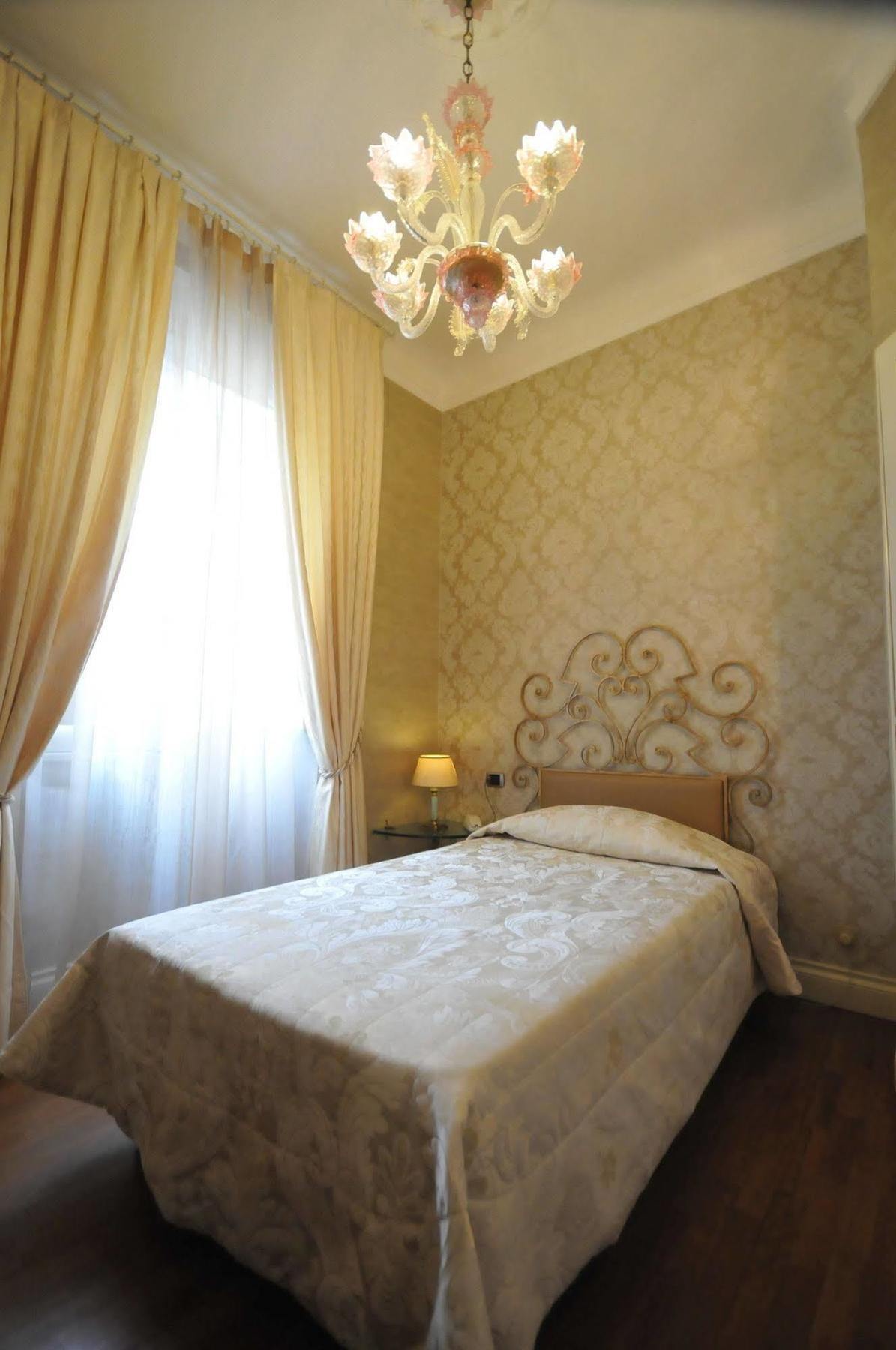 C-Hotels De Rose Palace Флоренция Екстериор снимка