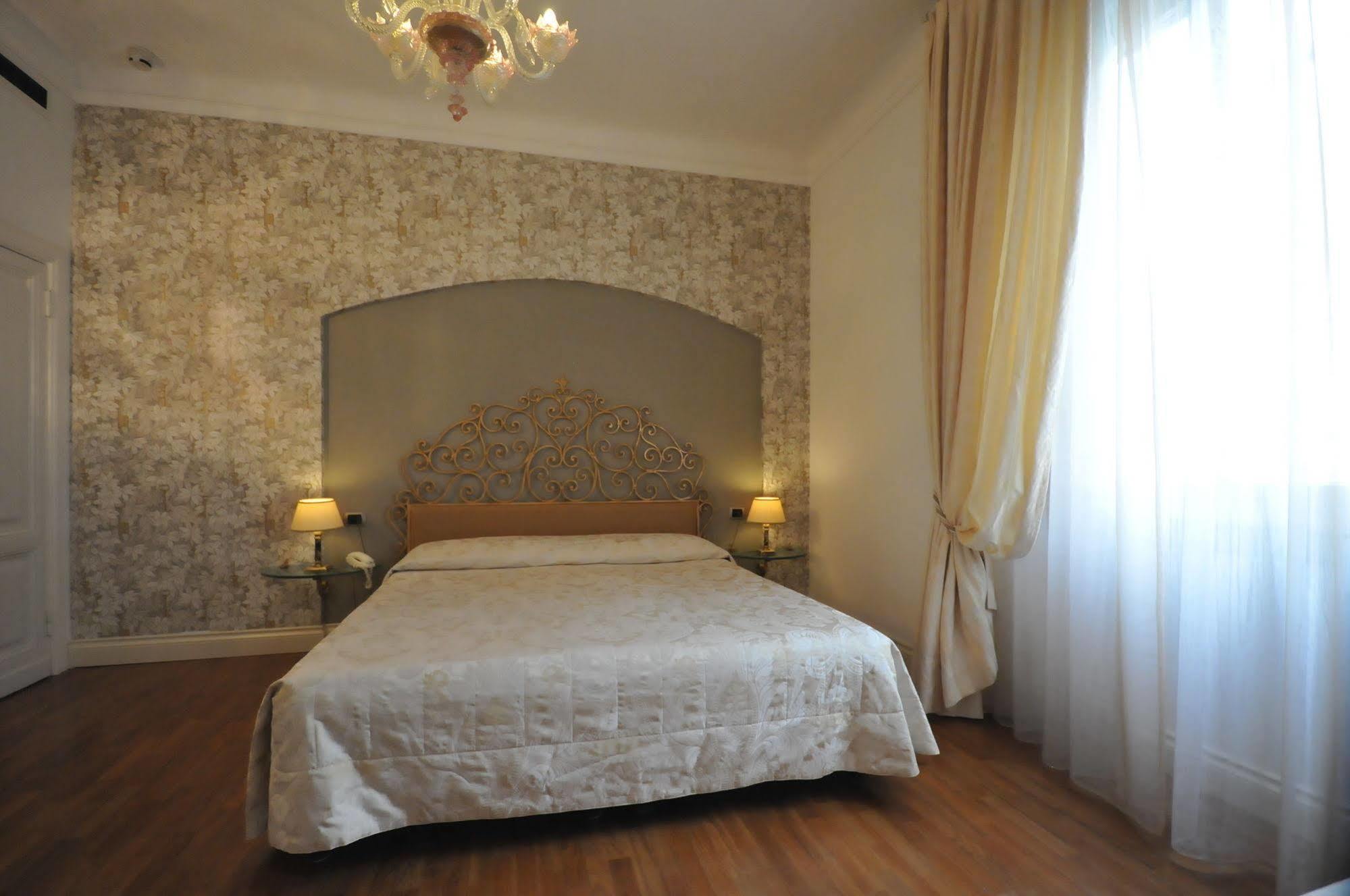 C-Hotels De Rose Palace Флоренция Екстериор снимка
