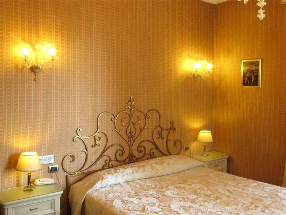 C-Hotels De Rose Palace Флоренция Екстериор снимка