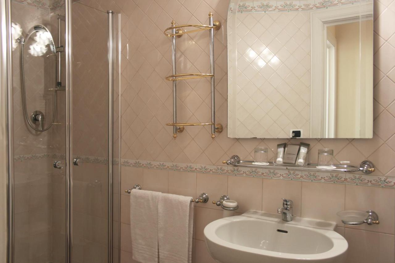 C-Hotels De Rose Palace Флоренция Екстериор снимка