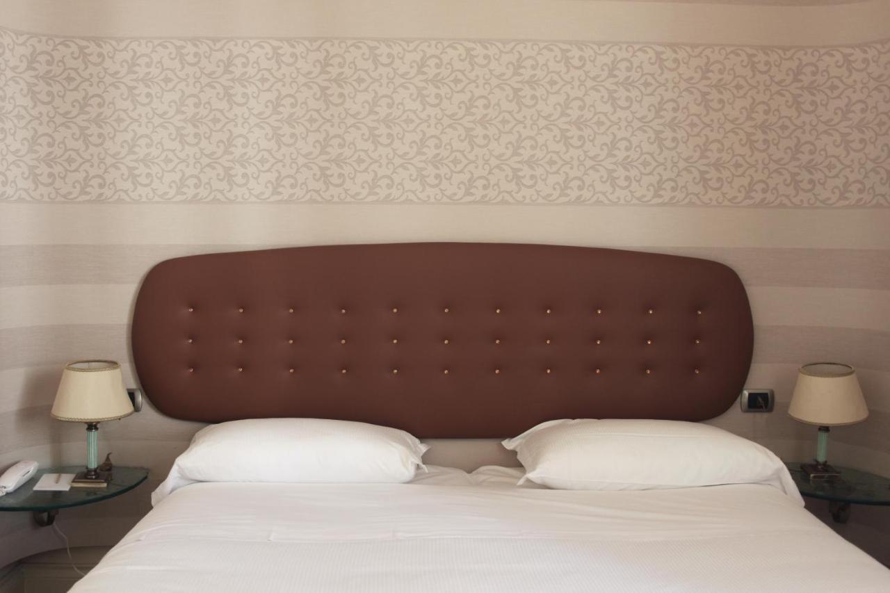 C-Hotels De Rose Palace Флоренция Стая снимка