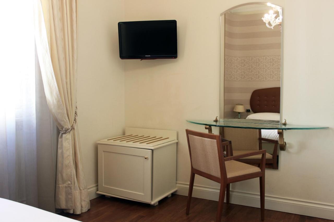 C-Hotels De Rose Palace Флоренция Екстериор снимка