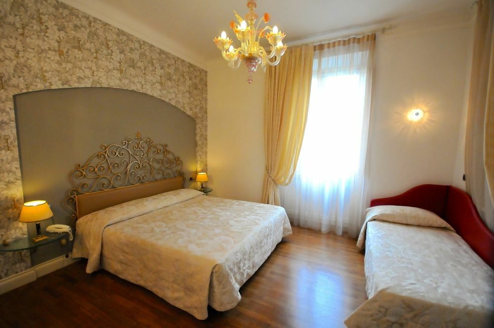 C-Hotels De Rose Palace Флоренция Екстериор снимка
