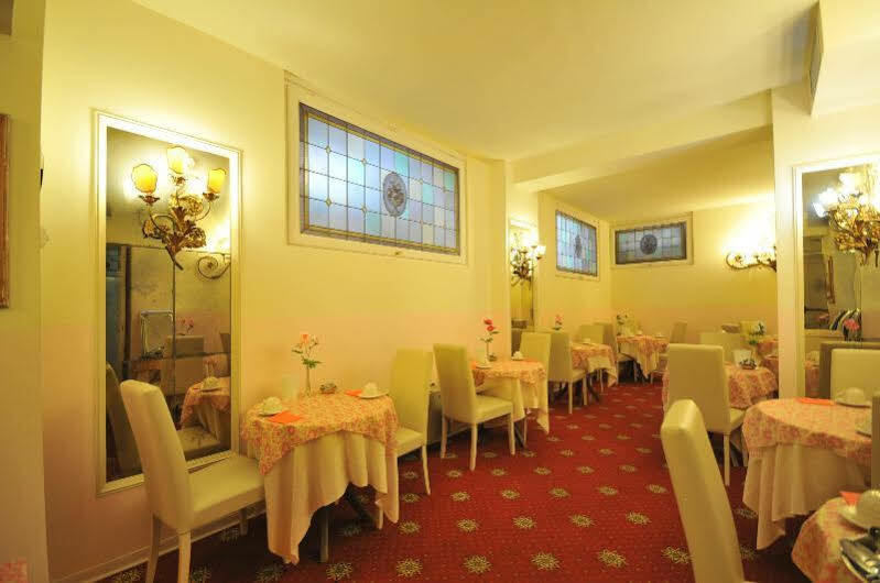 C-Hotels De Rose Palace Флоренция Екстериор снимка