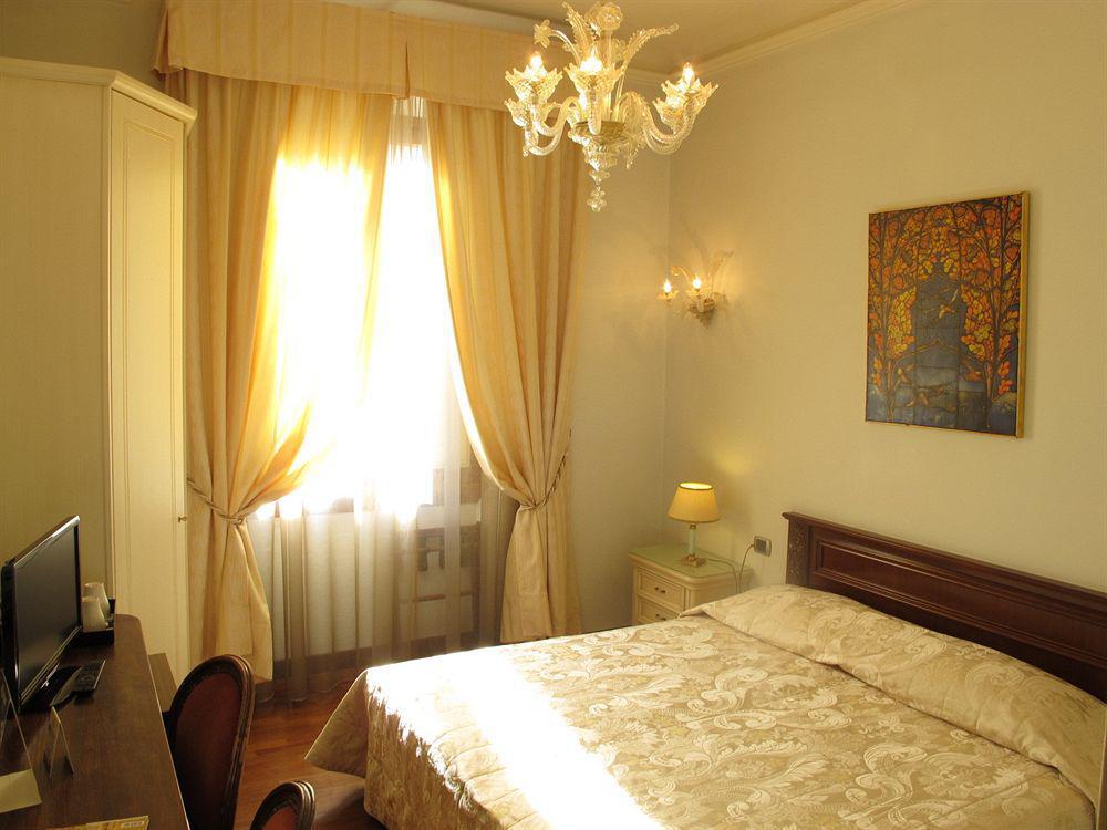 C-Hotels De Rose Palace Флоренция Екстериор снимка